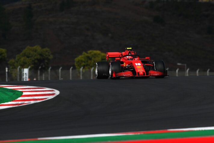 Charles Leclerc mostrou ritmo forte nos dois treinos livres da sexta-feira