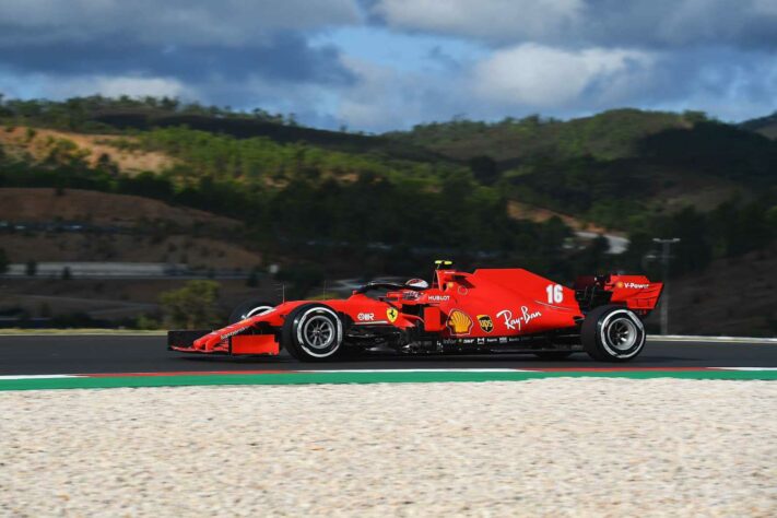 Charles Leclerc em ação no primeiro treino livre da sexta-feira no Algarve