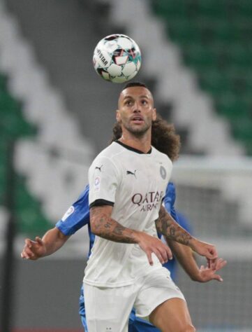 Guilherme - Ex-volante do Corinthians, o brasileiro de 29 anos está no Al-Sadd do Catar., onde tem contrato até agosto de 2023. Seu valor de mercado é de 4,5 milhões de euros (cerca de 29 milhões de reais), segundo o Transfermarkt.