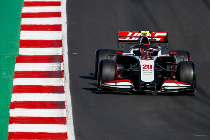 Kevin Magnussen abre a última fila do grid de largada no GP de Portugal