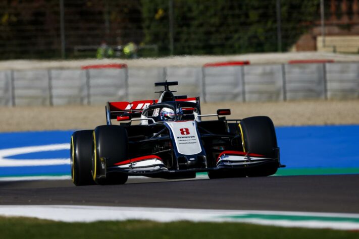 Romain Grosjean em ação na classificação em Ímola