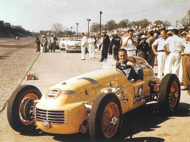 Johnnie Parsons venceu as 500 Milhas de Indianápolis de 1950, que na época contavam também para a F1, e igualou-se aos dois rivais