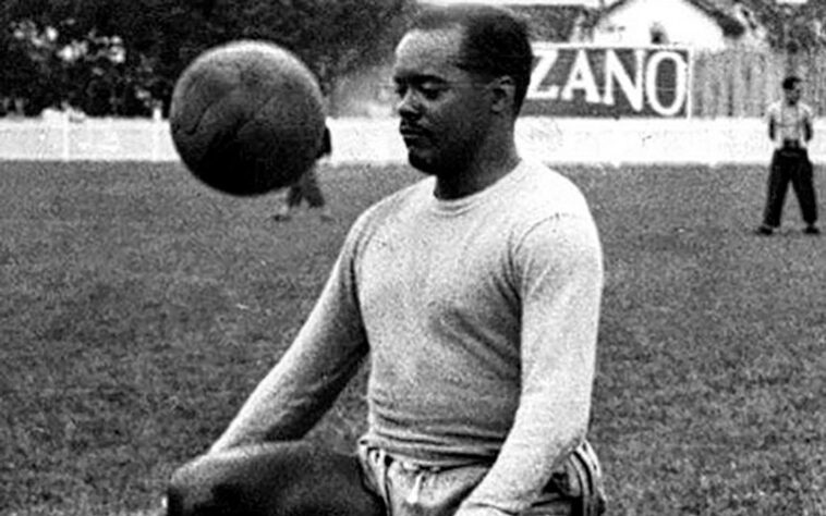 O "Diamante Negro" jogou as Copas do Mundo em 1934 e 1938. O atacante balançou a rede 7 vezes.