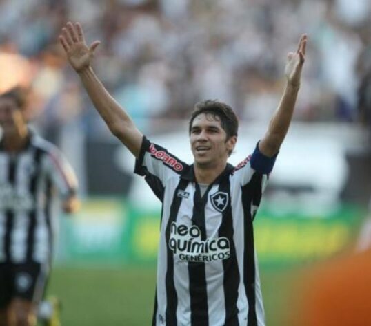 Lucio Flavio - Ex-Botafogo, o meia jogou 66 jogos na Copa do Brasil durante sua carreira. Porém, ele não conquistou a competição.