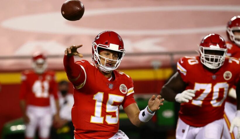 Patrick Mahomes, quarterback pelo Kansas City Chiefs, da NFL, é Joe Biden.