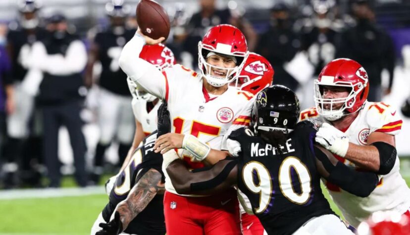 Com Patrick Mahomes no comando, o Kansas City Chiefs vem forte em busca do bicampeonato na NFL.