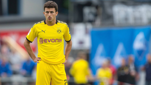 Mateu Morey resolveu a lateral direita do Borussia Dortmund.