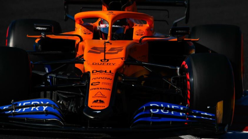 A McLaren novamente colocou seus pilotos na última parte da classificação 
