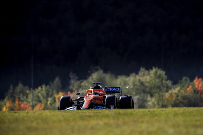 Sainz reclamou das atualizações na McLaren, que não surtiram o efeito esperado