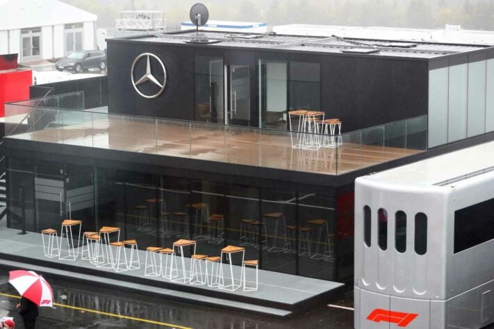 Hospitality da Mercedes ficou cheio d'água em Nürburgring 
