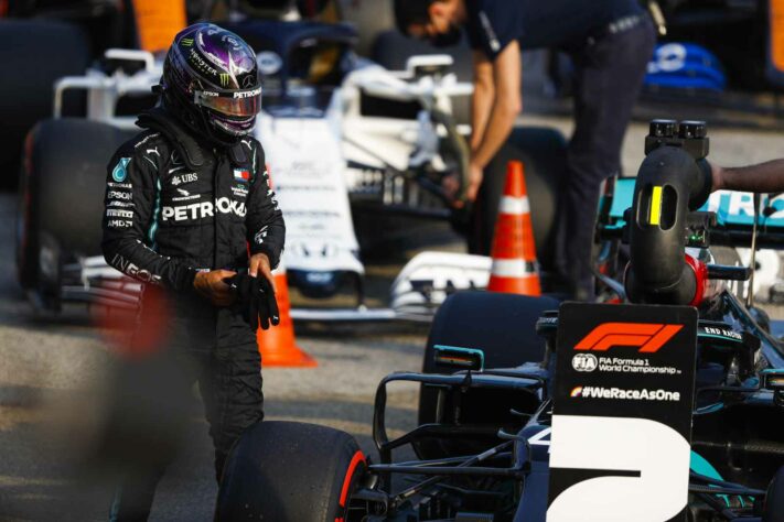 Lewis Hamilton, dessa vez, não ficou com a pole position. Britânico aposta em corrida monótona neste domingo