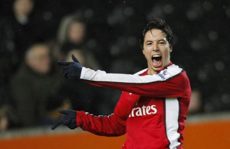 Francês habilidoso, Nasri, que já jogou no Arsenal e Manchester City, está livre desde que saiu do Anderlecht, em julho deste ano. Seu valor é de 1,6 milhão de euros (cerca de 10,5 milhões de reais), segundo o Transfermarkt.  