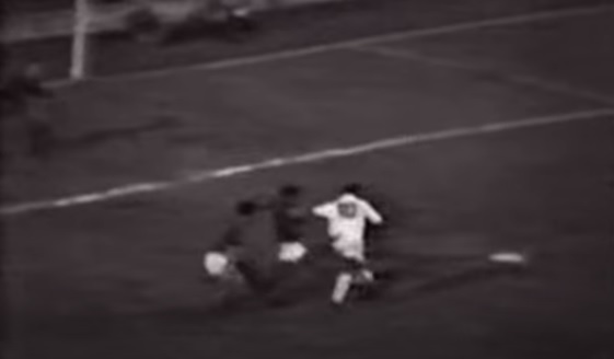 Conterrânea do Peixe, a PORTUGUESA SANTISTA sofreu 21 gols de Pelé.