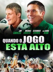 O filme ‘Quando o jogo está alto’ (2014) mostra a trajetória lendária e recordista de Bob Ladouceur (Jim Caviezel), treinador de futebol americano que assumiu o desconhecido De La Salle High School Spartans e conduziu os rapazes à incrível marca de 151 jogos de invencibilidade. 