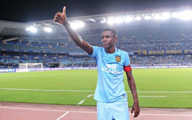 O volante Ramires, atualmente no Palmeiras, ficou por três temporadas no Jiangsu Suning, da China. Lá, o jogador fez 73 jogos e marcou 17 gols, entre 2016 e 2019.