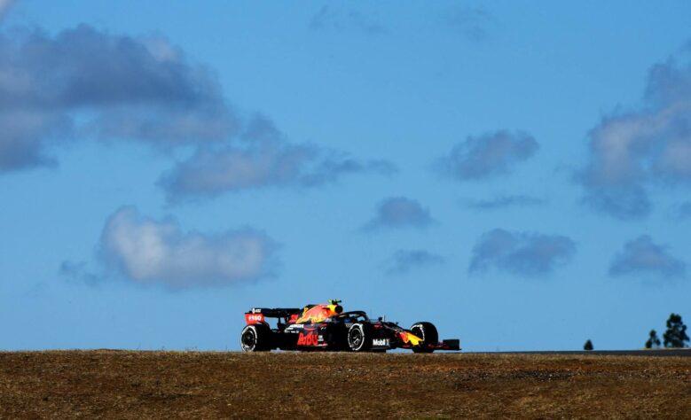 Alexander Albon vai partir em sexto com a outra Red Bull, com 1min17s223