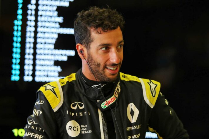 Ricciardo rodou e bateu no fim do Q2, por isso não marcou tempo na parte final da classificação