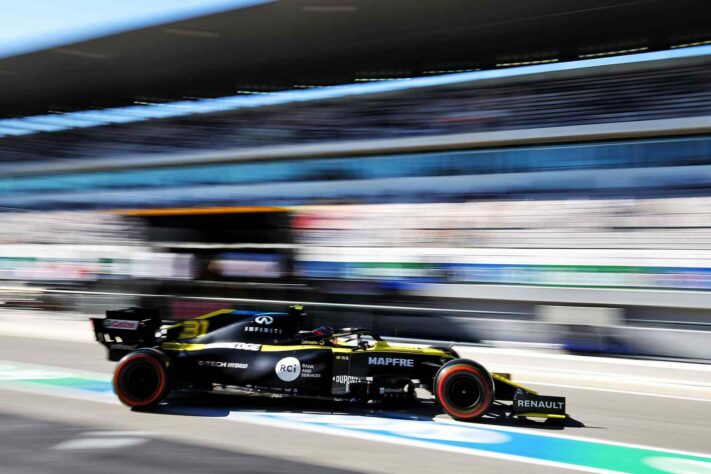 Esteban Ocon larga apenas na 11ª posição no GP de Portugal