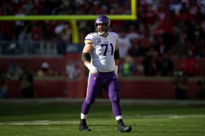 Times desesperados por proteção ao quarterback podem encontrar a solução em Riley Reiff, do Minnesota Vikings.