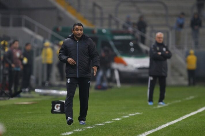 FECHADO - O Fluminense já iniciou o planejamento da próxima temporada junto ao técnico Roger Machado. Clube e o profissional já estão apalavrados e a diretoria aguarda o fim do Campeonato Brasileiro para fazer o anúncio. O contrato firmado será de dois anos. A informação foi dada pela "Rádio Brasil" e confirmada pelo LANCE!.