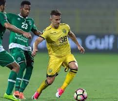 Ronaldo Mendes - O meia brasileiro de 28 anos já jogou no Santos, inclusive marcando um gol na final do Paulistão contra o Audax em 2016. Ele joga no Oriente Médio desde 2016, e está no Al-Wasl, onde tem contrato até junho de 2022. Seu valor de mercado é de 400 mil euros (cerca de 2,6 milhões de reais), diz o Transfermarkt.