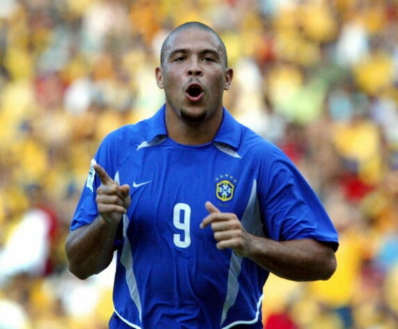 Venezuela 2 x 5 Brasil - Eliminatórias da Copa do Mundo de 2006 - Novamente em Maracaibo, o Brasil goleou a Venezuela, desta vez por 5 a 2. Com dois gols cada, Ronaldo (foto) e Kaká foram os destaques. Adriano marcou o quinto do Brasil, enquanto Morán fez dois tentos para os venezuelanos.