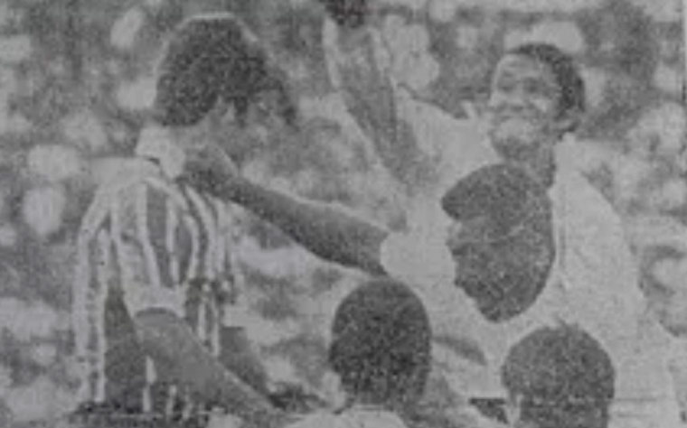 O BAHIA e o AMÉRICA-SP sofreram, cada um, 15 gols de Pelé. O Tricolor baiano, contudo, tem um orgulho: "adiou" o milésimo gol do "Rei" em duelo na Fonte Nova em 1969.