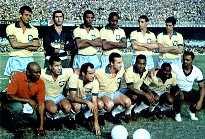 06/08/1969: A Seleção estreava contra a Colômbia, em Bogotá, com o jogo realizado no Estádio El Campín. Tostão decidiu o jogo e fez os dois gols da partida, que acabou 2 a 0 para a Seleção, que mais tarde viria a encantar a todos na Copa do México.