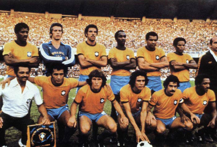 20/02/1977: Para a Copa do Mundo da Argentina, que seria realizada em 1978, a Seleção estreou novamente contra a Colômbia e o placar final foi 0 a 0, apesar do alto número de estrelas no Brasil, como Zé Maria, Falcão, Rivellino, Dinamite e Zico.