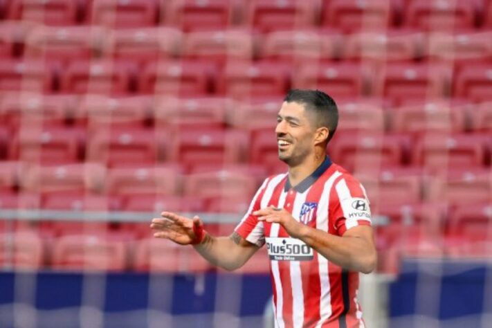 ESQUENTOU - Em entrevista para a ESPN da Espanha, o atacante Luis Suárez comentou sobre a boa fase que vive com a camisa do Atlético de Madrid e declarou que deseja renovar o contrato com os Colchoneros. O vínculo atual do uruguaio com o clube se encerra em junho de 2022. 