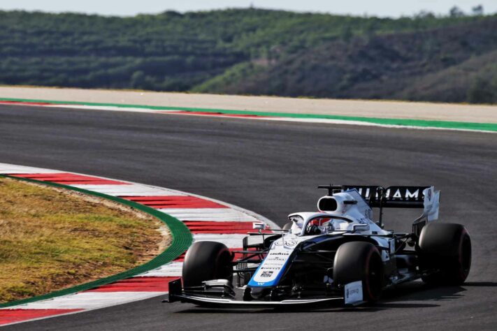 Britânico continua sem ser superado pelo companheiro Nicholas Latifi em posições de largada em 2020