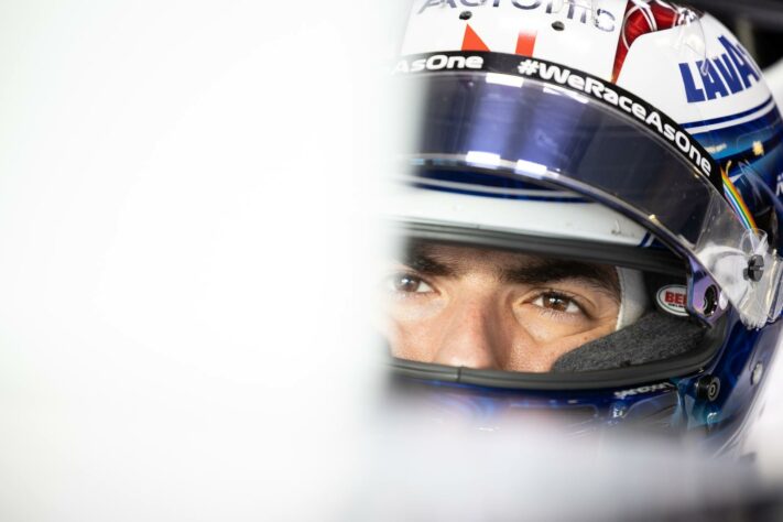 Nicholas Latifi, mais uma vez, fecha o grid de largada com 1min18s777