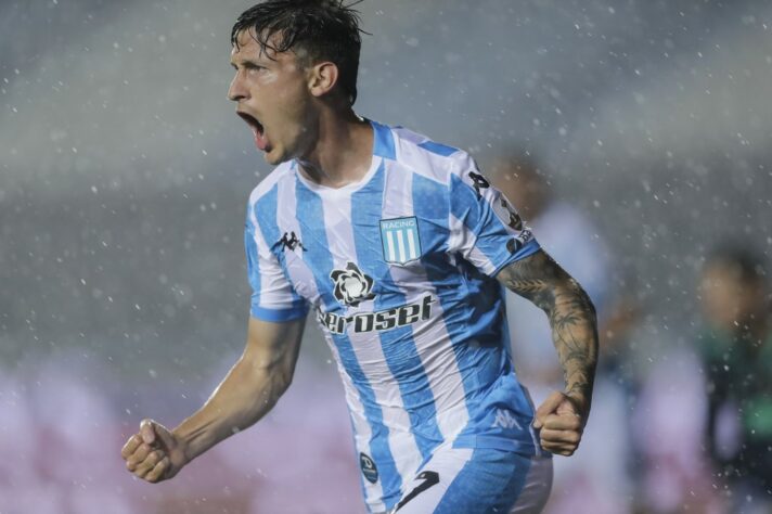 Racing - Sobe: Autor do gol, Fértoli apareceu bem e foi o grande destaque do Racing na partida. | Desce: Por outro lado, o experiente atacante Lisandro López destoou do restante da equipe. Teve chances claras de marcar e desperdiçou.