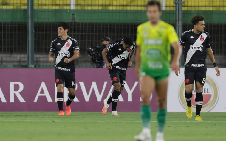 No estádio Norberto Tomaghello, o Vasco empatou com o Defensa y Justicia por 1 a 1 no jogo de ida das oitavas de finais da Copa Sul-Americana e conquistou um resultado importante para decidir em casa na semana que vem. Confira as notas dos jogadores vascaínos (Felipe Melo - felipeeduardo@lancenet.com.br).     