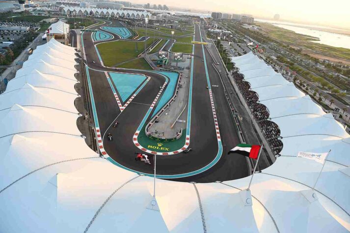 O moderno circuito de Yas Marina, em Abu Dhabi, é outra obra do arquiteto. A praça fecha o calendário da Fórmula 1 desde 2014