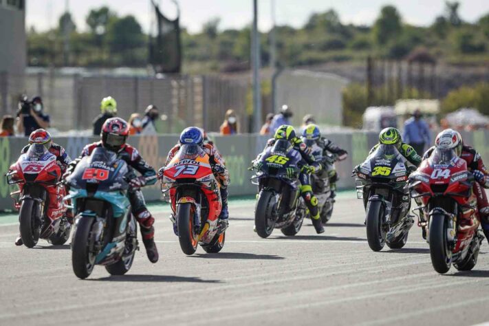 A largada do GP da Europa da MotoGP