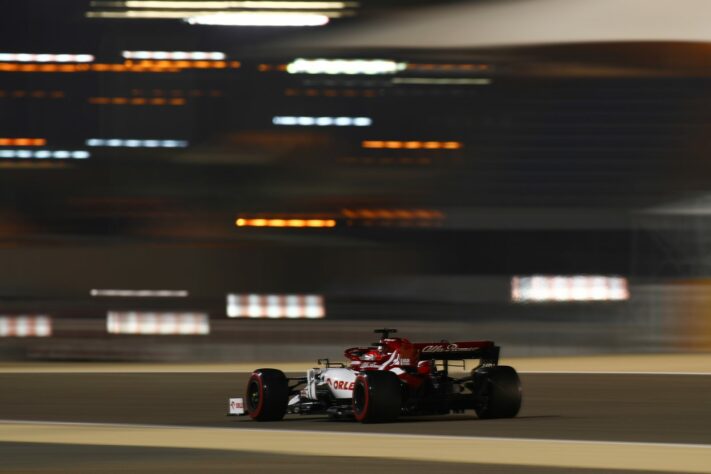 15 - Kimi Räikkönen (Alfa Romeo) - 2.70: Voltou a andar mal.