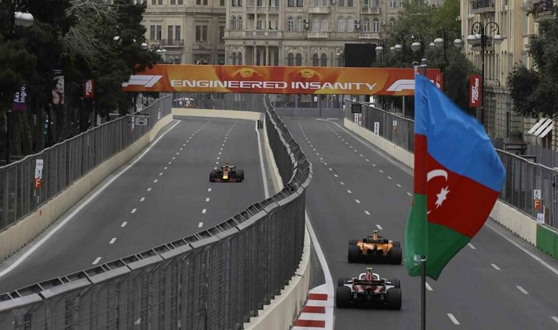 Baku, no Azerbaijão, recebeu algumas provas memoráveis nos últimos anos. O autódromo desenhado por Tilke é um dos mais velozes do calendário 