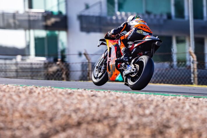 Brad Binder andou bem e foi a melhor KTM ao se colocar em quinto