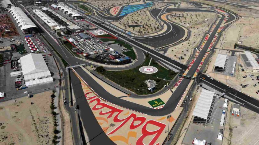 Sakhir, no Bahrein, também passou a receber um GP a partir de 2004 com projeto de Tilke. Este escapa das críticas por receber boas provas 