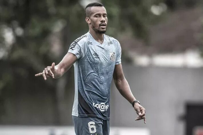 ESFRIOU - O empréstimo de Copete, do Santos, ao Cruzeiro não deve mesmo acontecer. Em nota, o time Celeste afirmou que não chegou a um acordo com o estafe do atleta. A demora do Peixe em responder a oferta pode ter colaborado na desistência da Raposa.