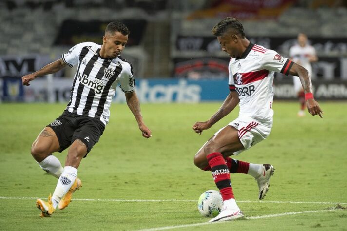 Mais um jogo para o Flamengo esquecer. Com um início muito fraco e mais falhas defensivas, o Rubro-Negro sofreu a segunda goleada seguida no Brasileirão. Dessa vez, 4 a 0 para o Atlético-MG, no Mineirão, pela 20ª rodada. Confira as notas do Lance! (Por Lucas Pessôa - lucaspessoa@lancenet.com.br)