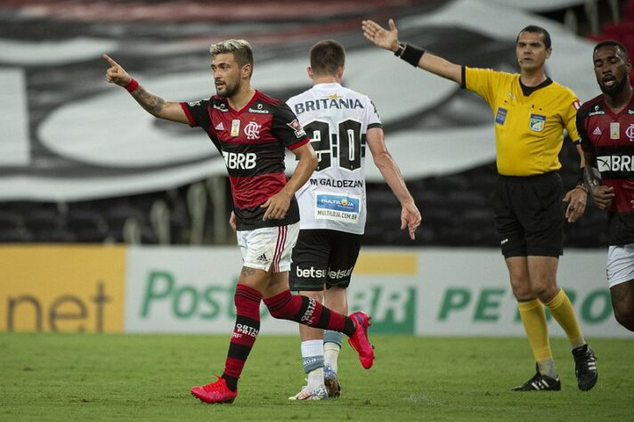 3º colocado – Flamengo (39 pontos) – 9% de chances de título; 75,7% para vaga na Libertadores (G6); 0.011% de chance de rebaixamento. (Com um jogo a menos no Brasileirão)