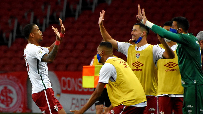 Mesmo não jogando bem, o Fluminense venceu o Internacional, de virada, por 2 a 1, neste domingo. Saindo do banco, Caio Paulista, com um gol, e Felippe Cardoso foram o destaque do Tricolor. No Colorado, Maurício marcou pela primeira vez pelo clube gaúcho.