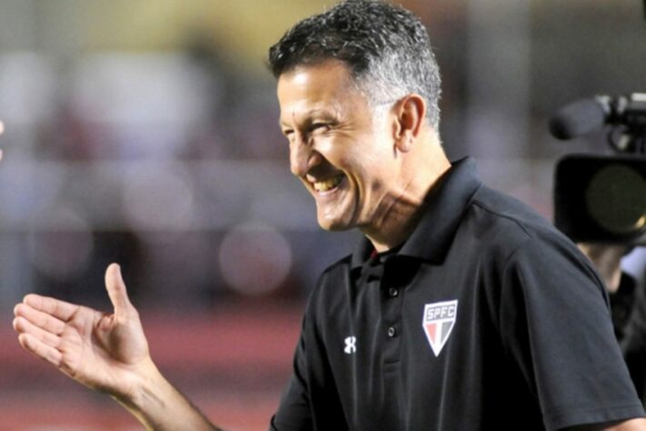 Juan Carlos Osório (São Paulo) - No ano de 2015, Osório chegou ao Brasil para comandar o São Paulo, porém o técnico ficou apenas quatro meses no tricolor paulista. Mesmo chegando até a semifinal da Copa do Brasil, ele não conseguiu agradar aos dirigentes do time e algumas questões internas fizeram o treinador deixar o clube para dirigir a Seleção Mexicana de futebol.