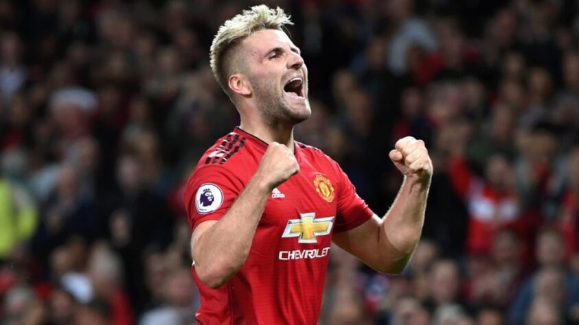 ESQUENTOU - Segundo Fabrizio Romano, o Manchester United já negocia com Luke Shaw  para renovar o contrato do lateral-esquerdo.