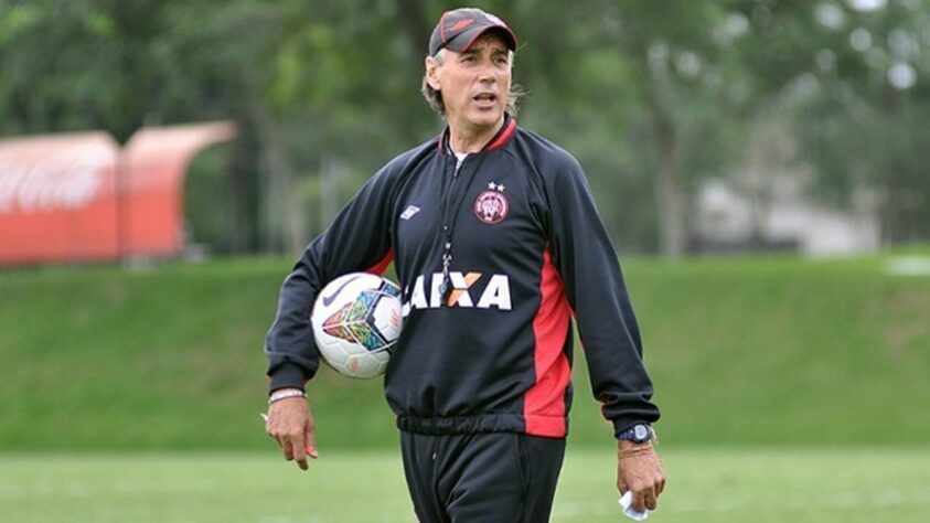 Miguel Ángel Portugal (Athletico-PR) - Em 2014, o técnico espanhol Miguel Ángel Portugal teve uma rápida passagem pelo Athletico Paranaense. Ele chegou ao Furacão para substituir Vagner Mancini. Sua passagem pelo Brasil foi considerada ruim. Ele disputou 13 partidas, com cinco vitórias, dois empates e seis derrotas no Athletico.