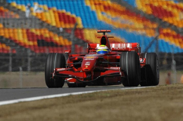 Massa só deixou de liderar a corrida nos momentos em que precisou ir aos boxes.