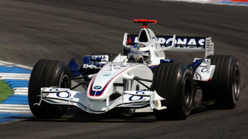 Após desempenho ruim e um acidente, Jacques Villeneuve foi afastado da BMW em 2006 e deu lugar para Robert Kubica.