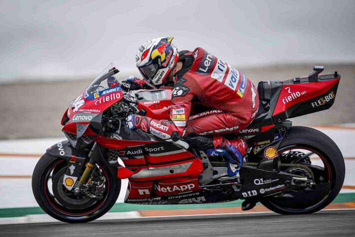 Andrea Dovizioso alinha apenas em 17º na Comunidade Valenciana